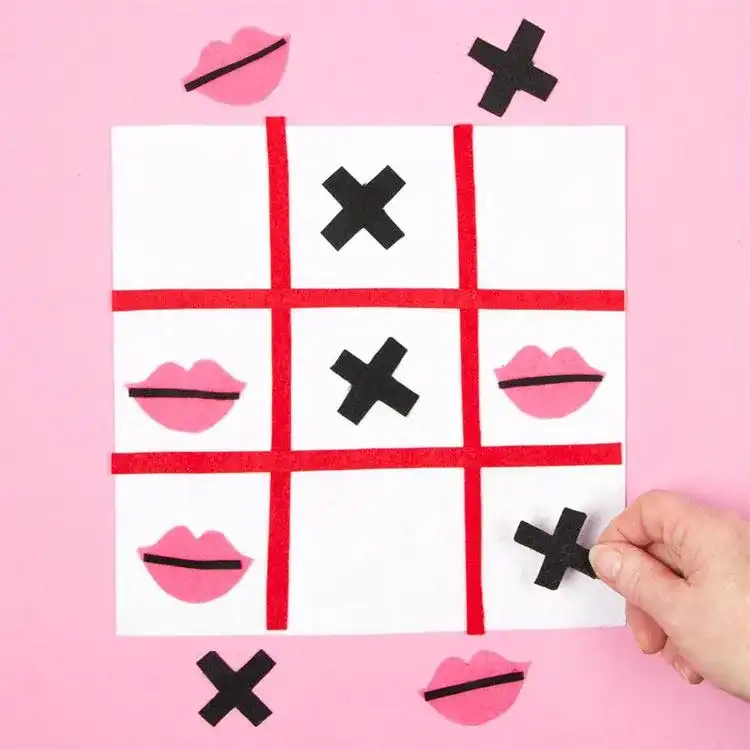 Lips & Kisses Tic Tac Toe craft activity