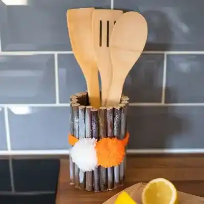 Willow & Pom Pom Can Utensil Holder craft activity