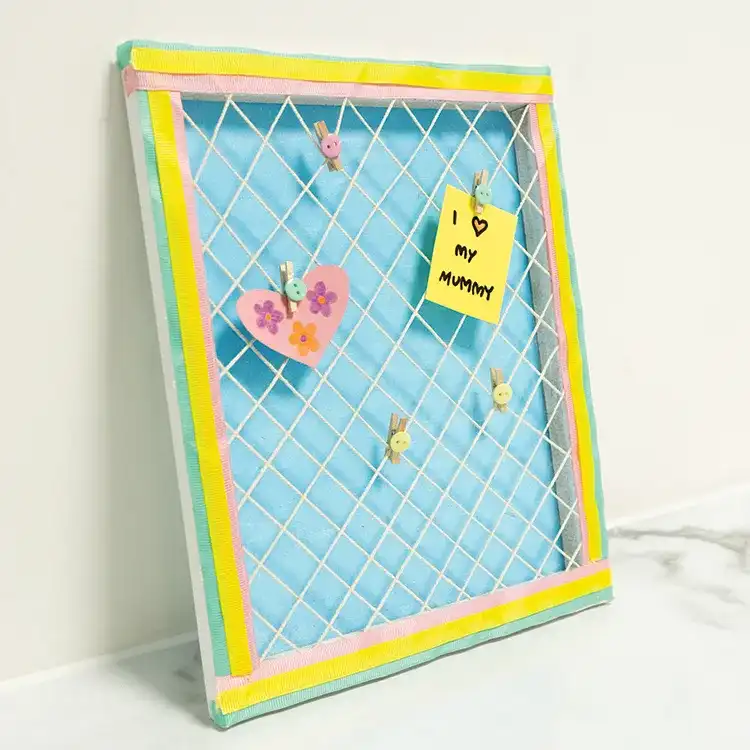 Reverse Canvas Memo Board craft activity