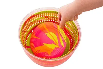 Spin Art Snails step image