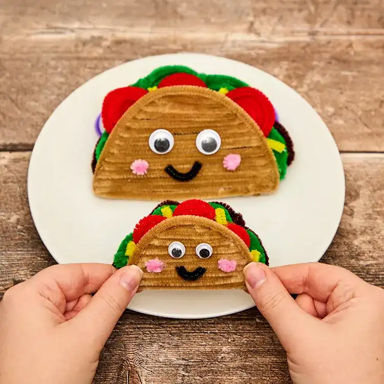 Pipe Cleaner Taco craft activity