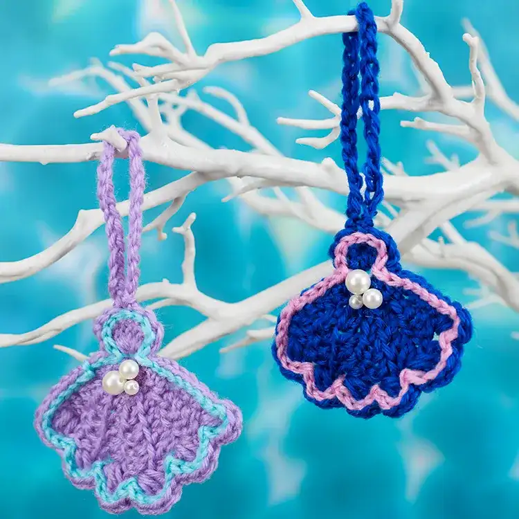 Crochet Shell Bag Charm craft activity